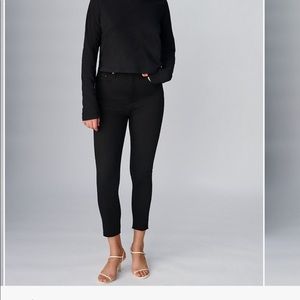 Aritzia Denim Forum black 28 Lola skinny high rise crop w frayed fringe bottom